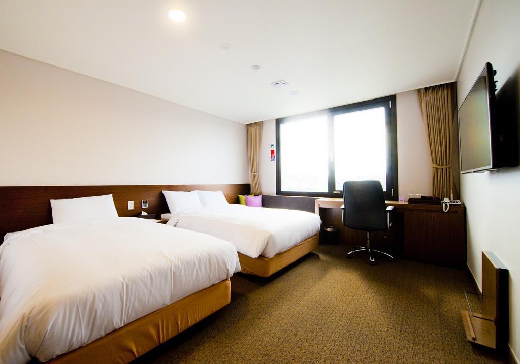 Jeonju Yeonghwa Hotel Rum bild