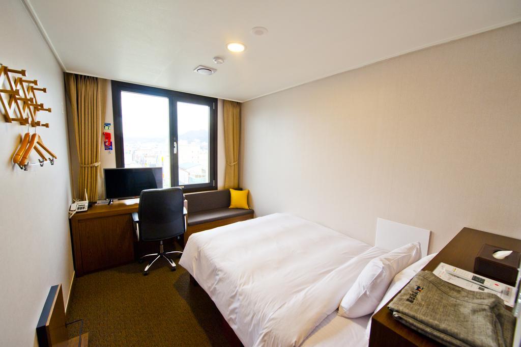 Jeonju Yeonghwa Hotel Rum bild
